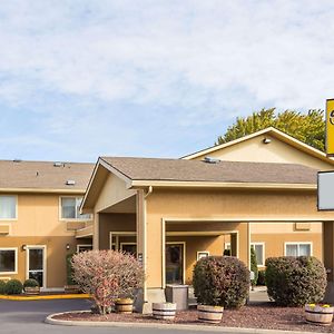 Super 8 By Wyndham Lagrande